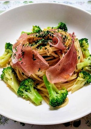 簡単ランチ!ブロッコリーと生ハムのパスタ-レシピのメイン写真