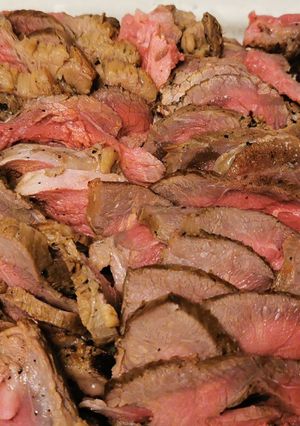 牛すね肉でもジューシー!ローストビーフ-レシピのメイン写真