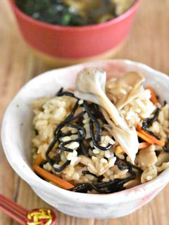 きのことひじきの炊き込みご飯-レシピのメイン写真