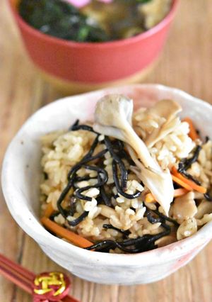 きのことひじきの炊き込みご飯-レシピのメイン写真