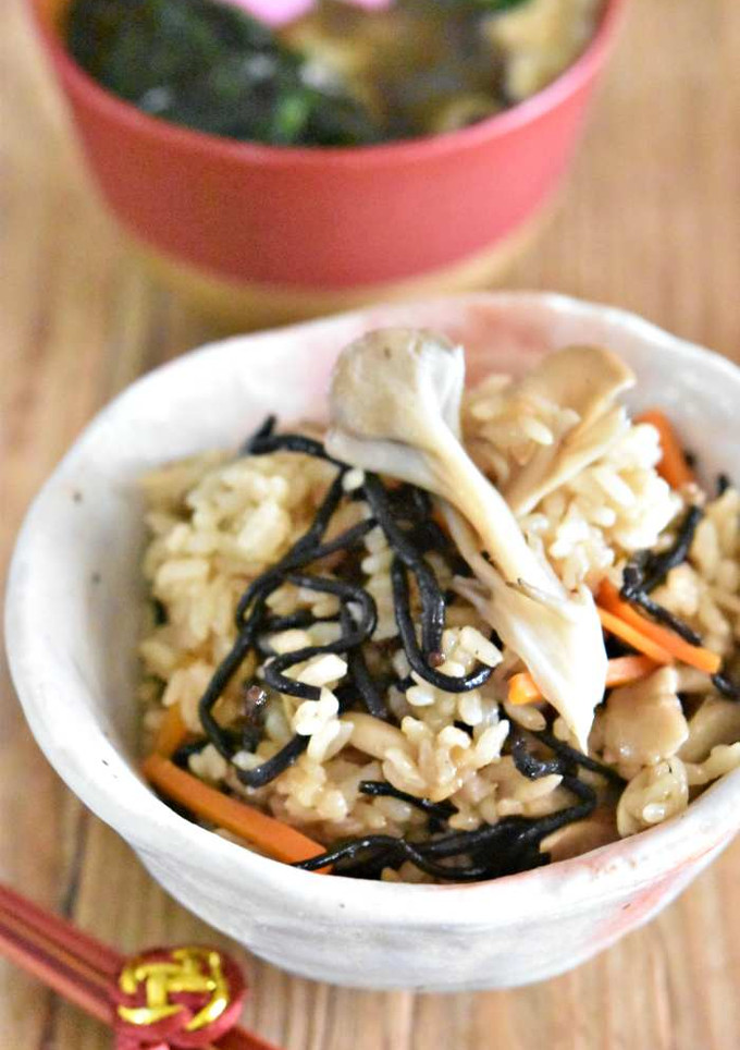 きのことひじきの炊き込みご飯-レシピのメイン写真