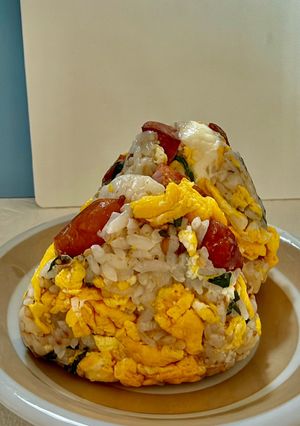 ウインナー☆卵☆クリチ☆大葉うめ柚子胡椒おむすび-レシピのメイン写真