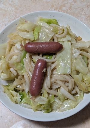 簡単★キャベツとソーセージの焼きうどん-レシピのメイン写真