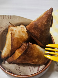 ブリーチーズとはんぺんピーマンの三角春巻-レシピのメイン写真