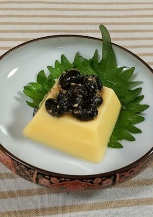 ごま香る煮豆を、たまご豆腐に♪-レシピのメイン写真