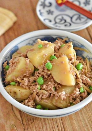 新じゃがとひき肉のおいしい煮物-レシピのメイン写真