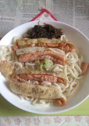 サーモンハラスの焼き鮭載せ冷やしうどん-レシピのメイン写真
