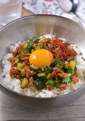 韓国風きゅうりそぼろ丼-レシピのメイン写真