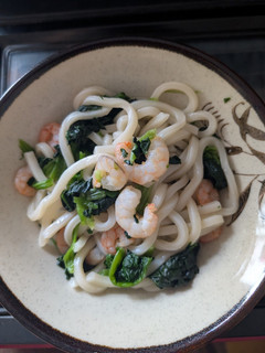 簡単★冷凍ほうれん草とむきえびのうどん-レシピのメイン写真