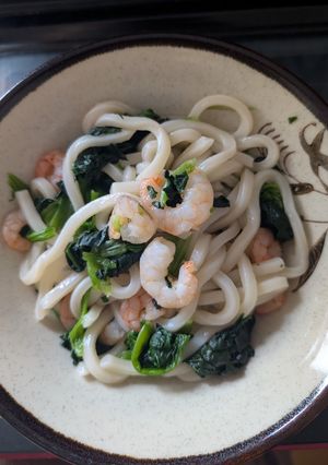 簡単★冷凍ほうれん草とむきえびのうどん-レシピのメイン写真