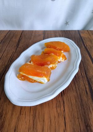 材料2つ☆干し柿＆クリームチーズサンド♪-レシピのメイン写真