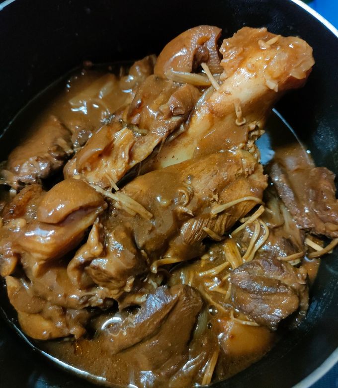豚のスネ肉ビーフシチュー炊飯器煮込み by チャチこ 【クックパッド