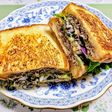 簡単ランチ!キノコのハンバーグトースト