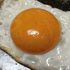 รูปของ ひと手間、コツあり目玉焼き卵♡