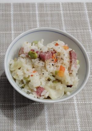 玉ねぎとベーコンの炊き込みご飯-レシピのメイン写真