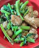 空芯菜炒めと大豆ミート竜田揚げ