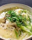 低糖質で満腹！ネギ塩豆腐のしらたきスープ