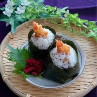 基本からアレンジまで！思わずつくりたくなる「エビフライ おにぎり
