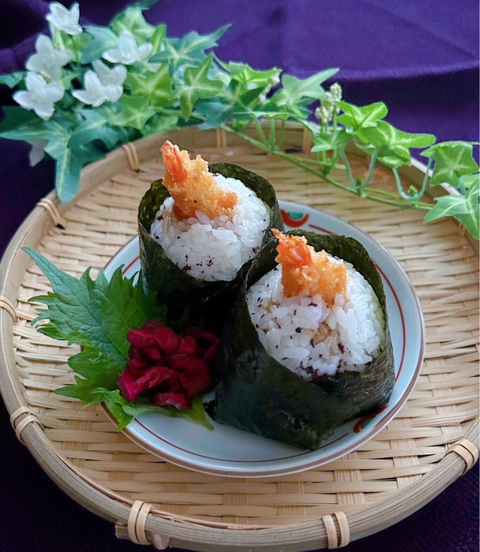 お弁当に☆海老フライおにぎり by とまぷり☆ 【クックパッド】 簡単