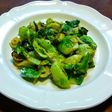 ランダムの葉が美味しい芽キャベツのソテー