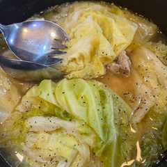 รูปของ キャベツと鶏腿肉の⭐︎あっさり⭐︎参鶏湯