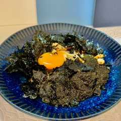 รูปของ 梅ポン生姜の納豆麹②の釜玉うどん(韓国海苔版)