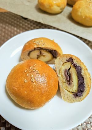 ★🌰栗・粒あん入りアーモンドおからパン♪-レシピのメイン写真