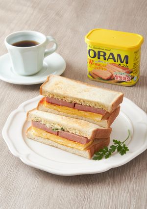 ORAMランチョンミート とたまごのサンドイッチ-レシピのメイン写真