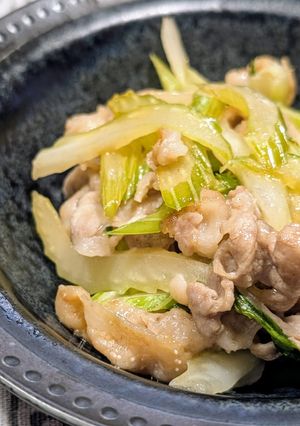 簡単！初夏のセロリの柔らかポークソテー-レシピのメイン写真