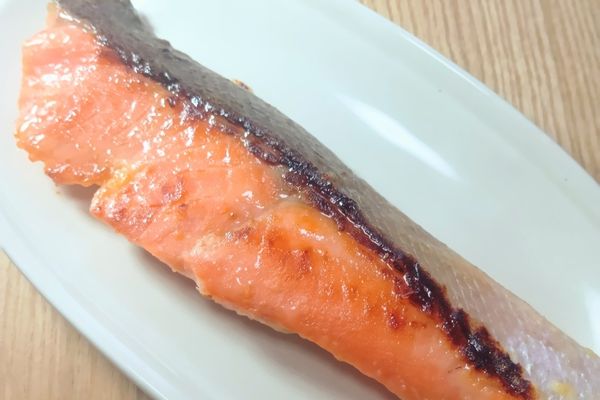 家でお店の味を。鮭の塩麹みそ西京漬け焼き