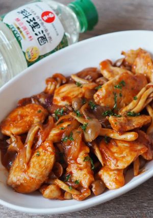 鶏胸肉としめじのケチャップ炒め-レシピのメイン写真