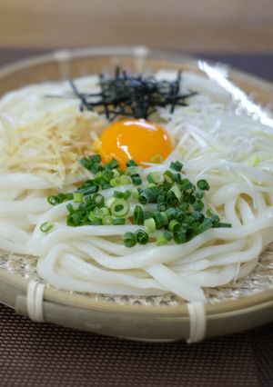 黒胡椒ドレッシングを使った冷やしうどん-レシピのメイン写真