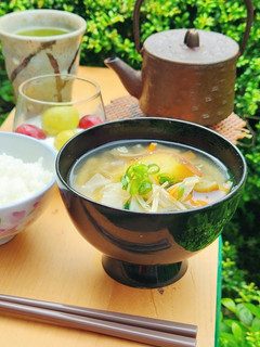 朝は絶対これ♪具だくさん味噌汁♪米節約-レシピのメイン写真
