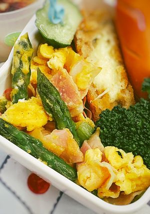 お弁当に♪アスパラ卵マヨ炒め-レシピのメイン写真