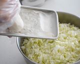 キャベツと長芋を使った定番のお好み焼き作り方4写真