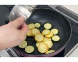 ズッキーニとトマトのにんにく醤油★動画有作り方9写真