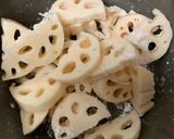 さつまいもと蓮根と鶏肉の揚げ焼き作り方2写真