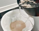 豚肉の茹で汁再利用！とんこつ風スープ作り方1写真