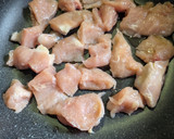 簡単★鶏むね肉のマヨマスタード炒め作り方3写真
