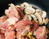 鶏肉＆マッシュルームのバター炒め作り方1写真