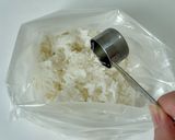 すし飯を袋で🦥サーモンのちらし寿司ケーキ作り方2写真