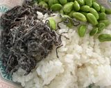 枝豆と塩昆布のおにぎり🍙作り方2写真