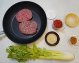【食品安全】フライパン一つでセロリカレー作り方1写真