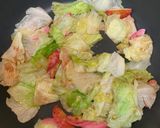簡単！かまぼことレタスの醤油バター炒め♪作り方4写真
