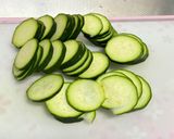 ズッキーニのツナサラダ🥗😃作り方1写真