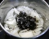 簡単!ひじきと玉葱のお味噌汁作り方2写真