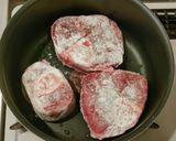 仔牛の骨付きスネ肉で作るビーフシチュー作り方3写真