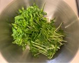 豚こまと豆苗の五香炒め作り方2写真