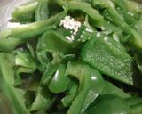炒めるより簡単、ピーマンの塩昆布合え作り方3写真