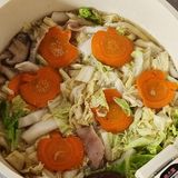 ハロウィン！餃子の皮でお化け!白菜ワンタンスープ作り方3写真